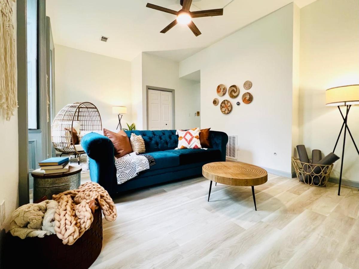 New 1 Bed 1 Bath: Close To Stadiums Hospitals & Downtown Apartamento *